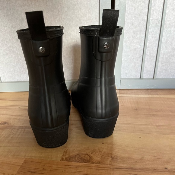 Hunter Chelsea Rain Boot Size 37 - Picture 4 of 8